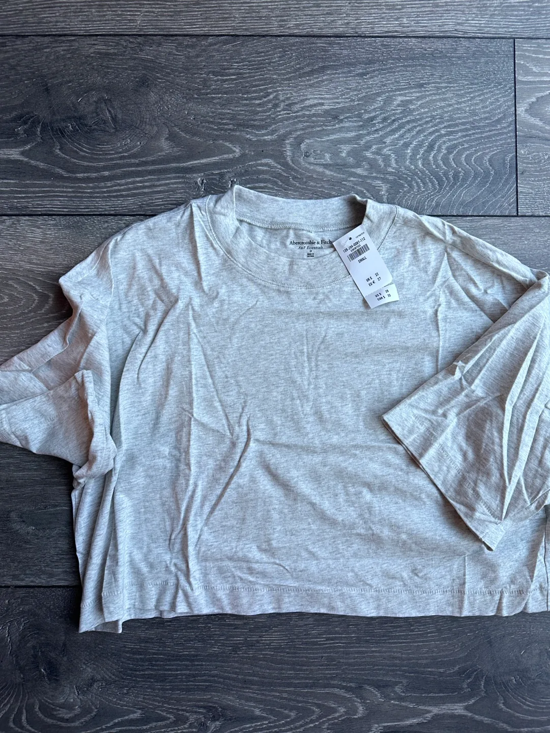 NEW WITH TAGS A&F Essentials Grey Cropped T-Shirt - Size Small image indicator(2)