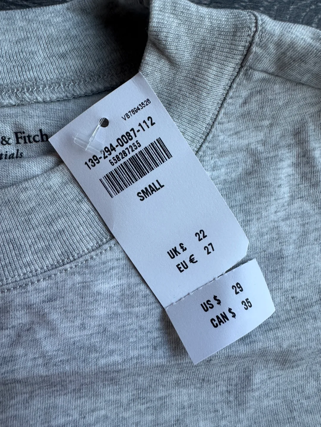 NEW WITH TAGS A&F Essentials Grey Cropped T-Shirt - Size Small image indicator(4)