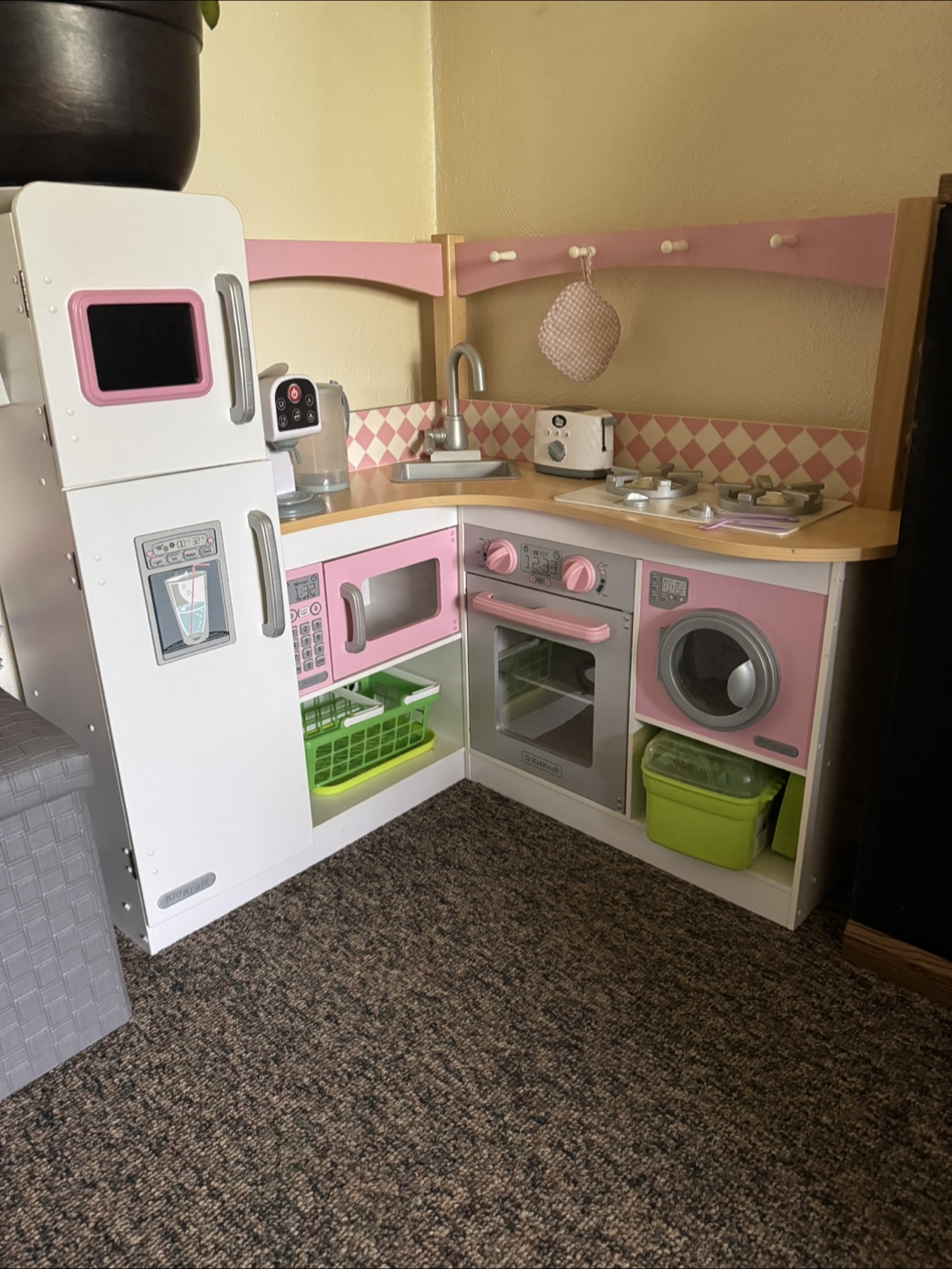 KidKraft Pink Retro Corner Play Kitchen