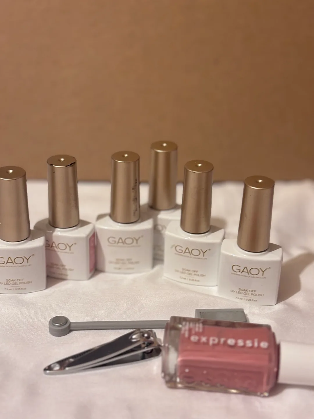 GAOY Gel Polish Set with Expresssie Nail Polish and Tools thumbnail