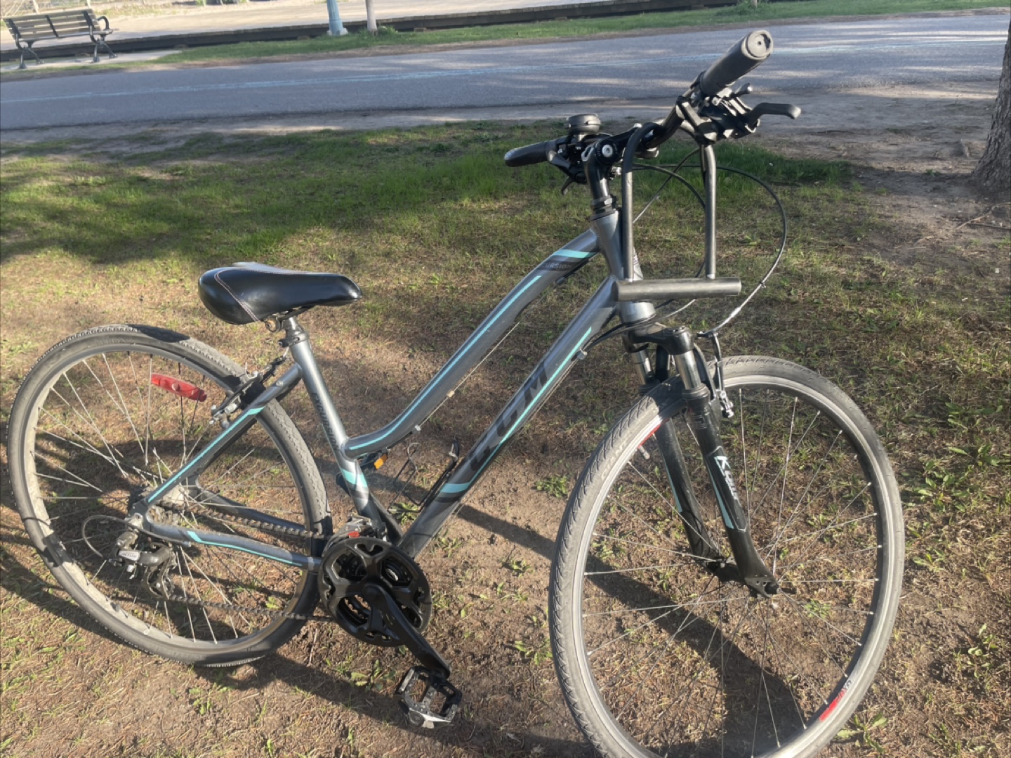 CCM Excursion Women's Hybrid Bike - photo 5