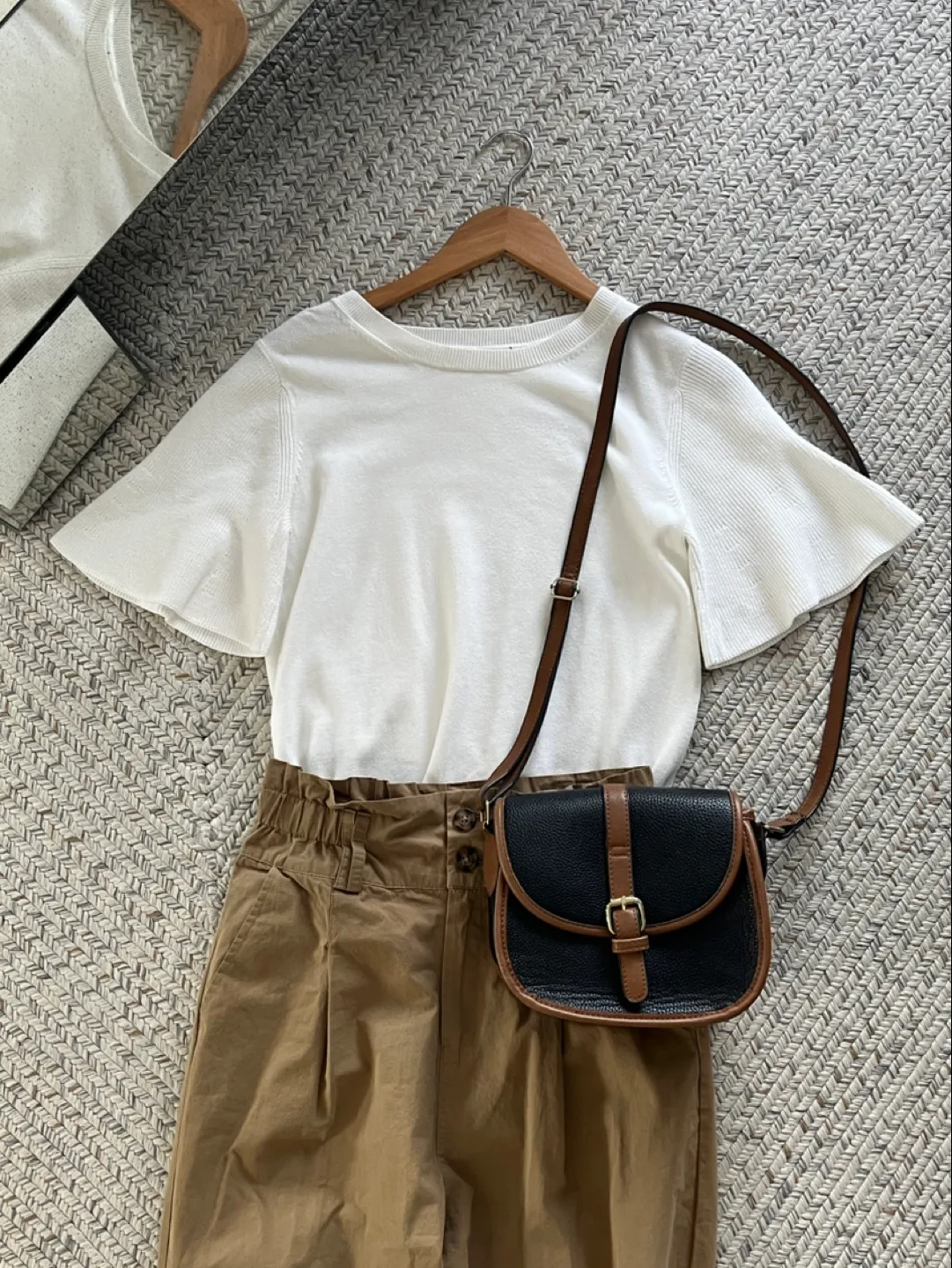 Black and Brown Crossbody Bag image indicator(3)