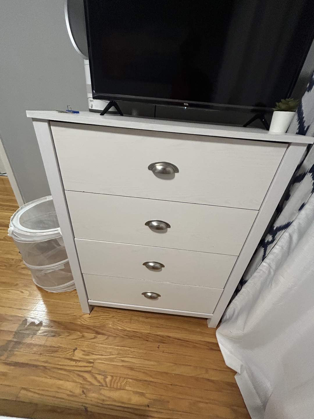 White 4-Drawer Chest of Drawers - photo 2