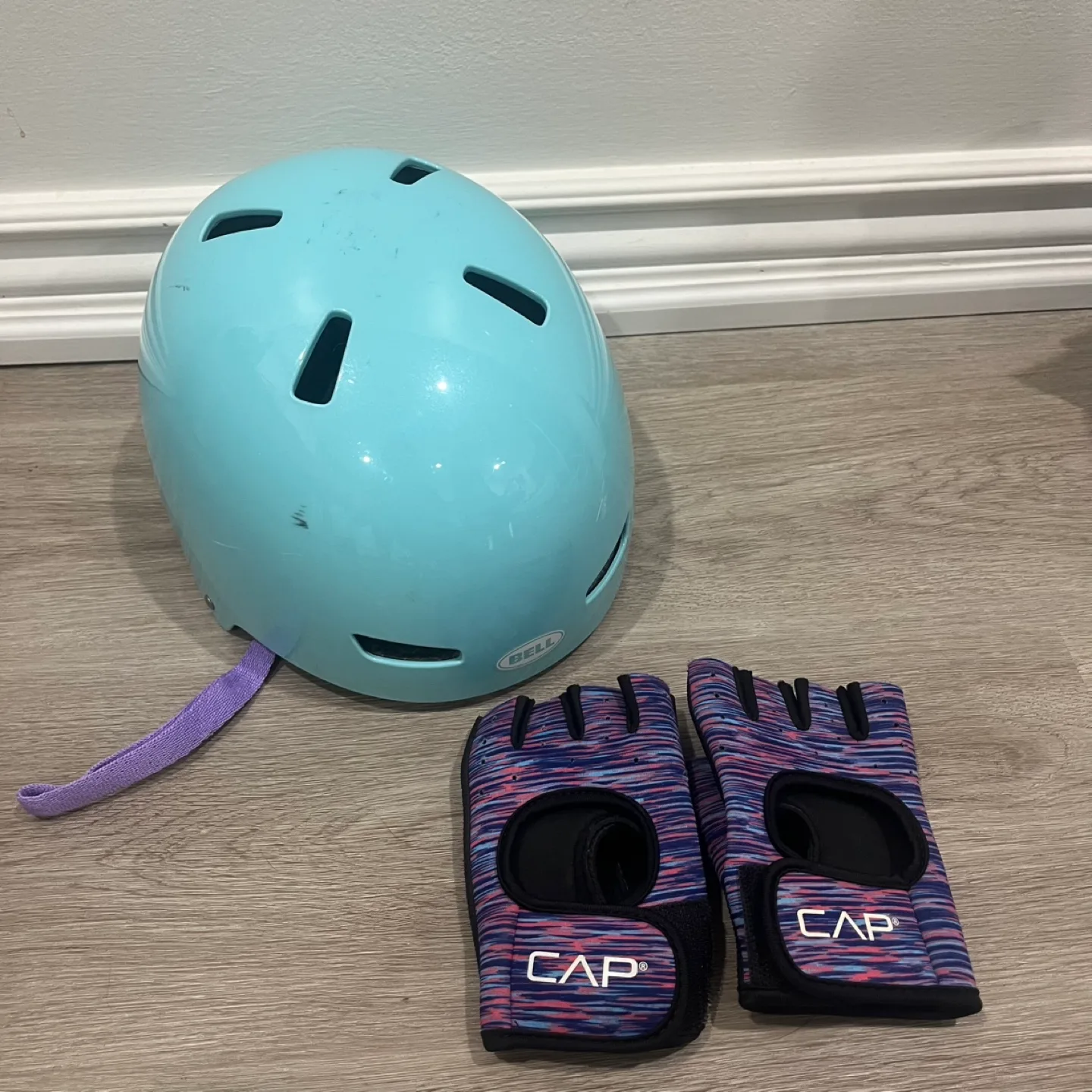 Skateboard & roller skate Helmet and Gloves Set