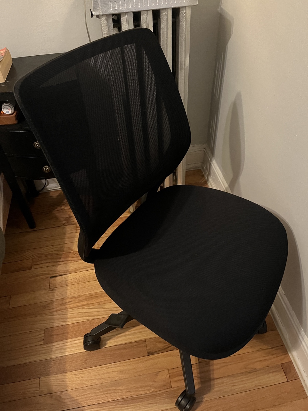 Black Mesh Office Chair - photo 2
