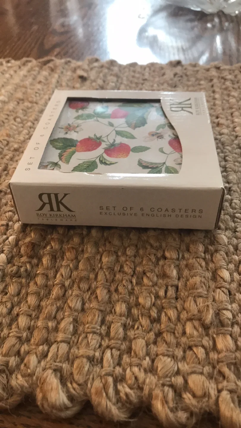 Roy Kirkham Strawberry Coasters - Set of 6 image indicator(4)