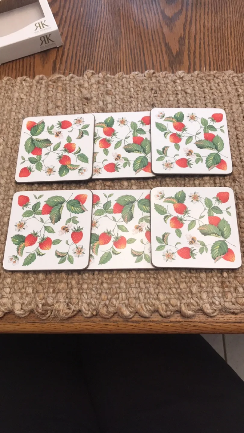 Roy Kirkham Strawberry Coasters - Set of 6 image indicator(5)