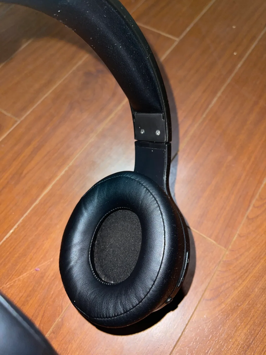 Black Over-Ear Headphones image indicator(3)