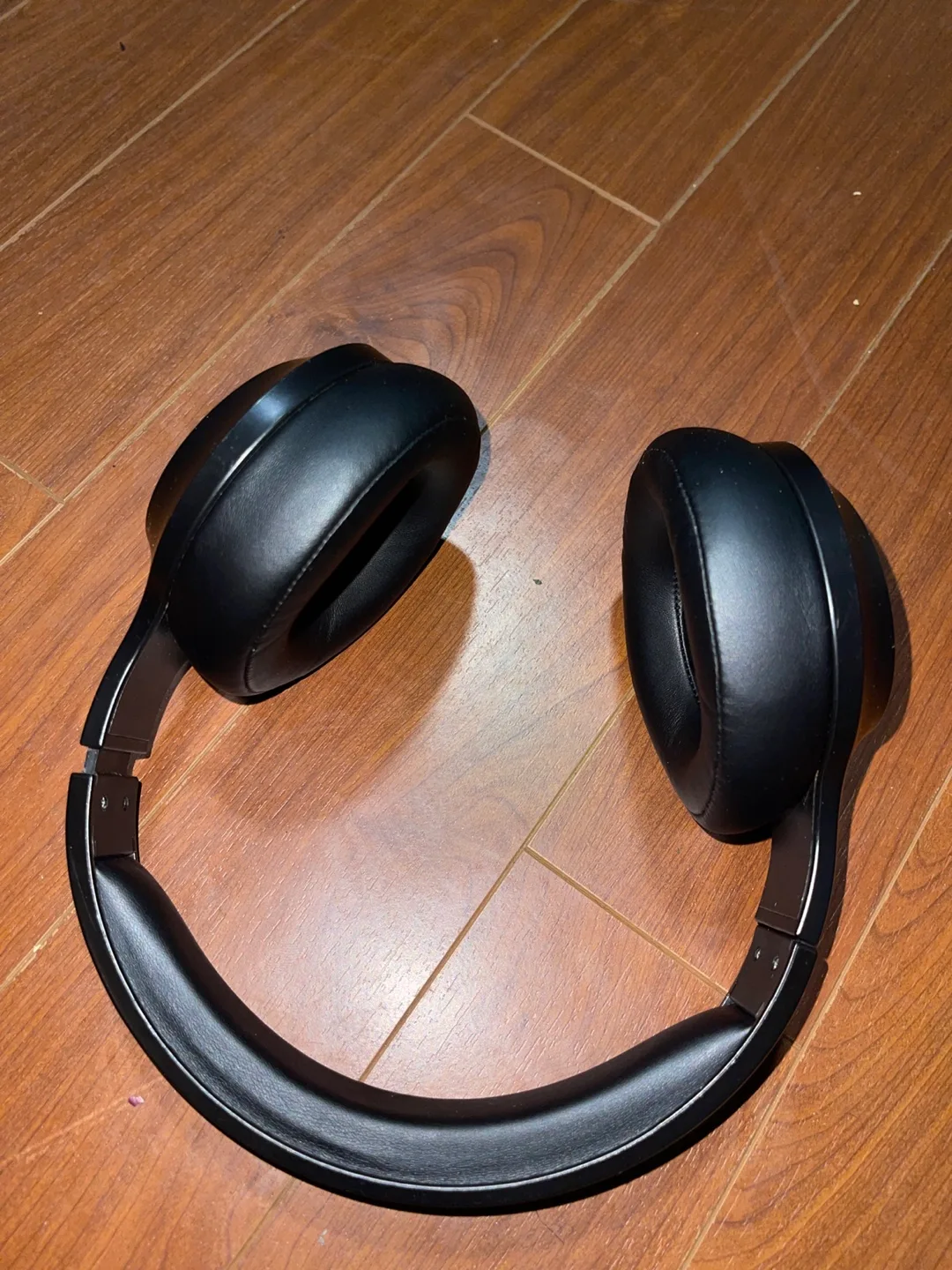 Black Over-Ear Headphones image indicator(2)