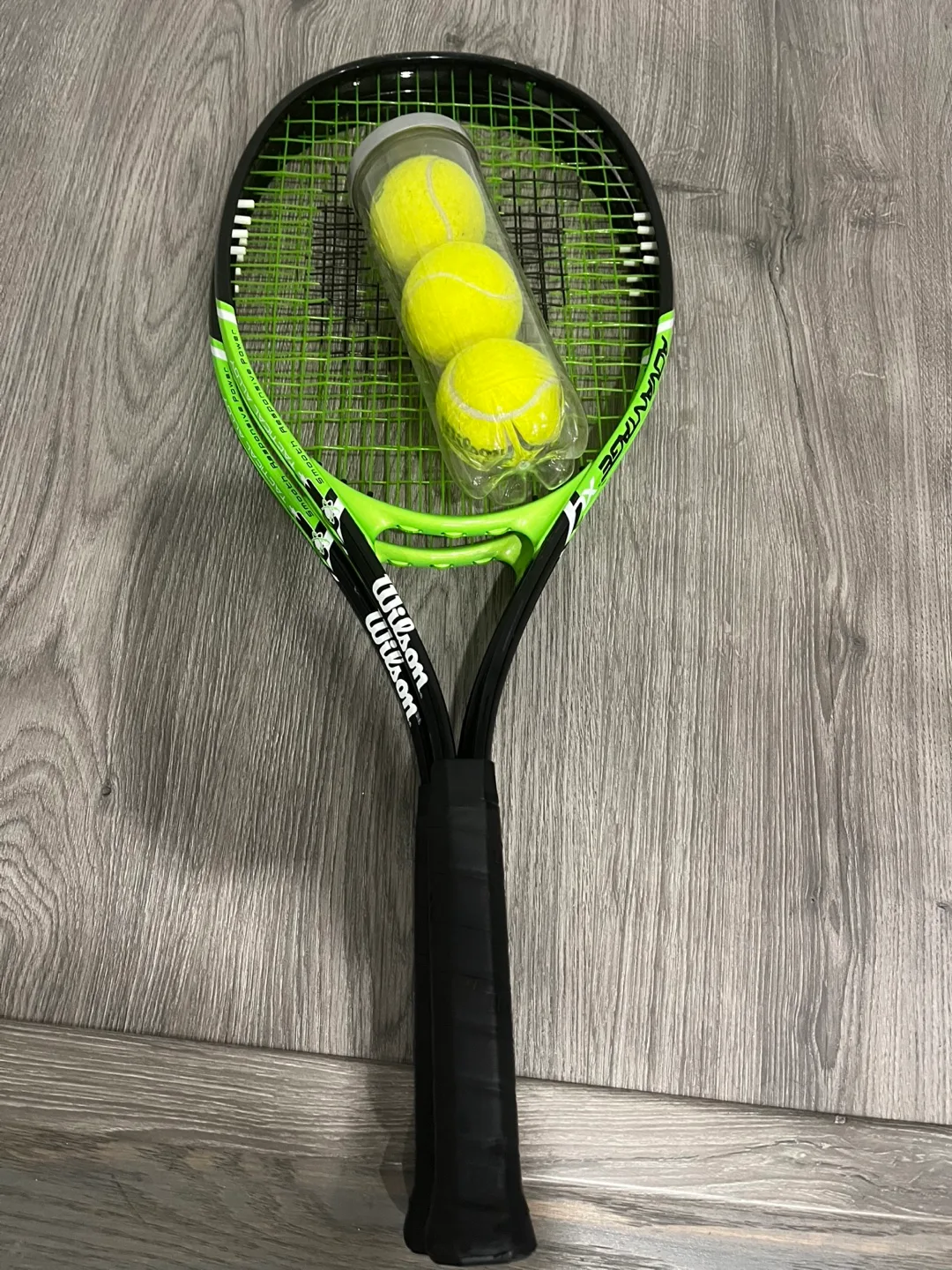 2 Wilson Advantage Tennis Racquets with 3 Balls thumbnail