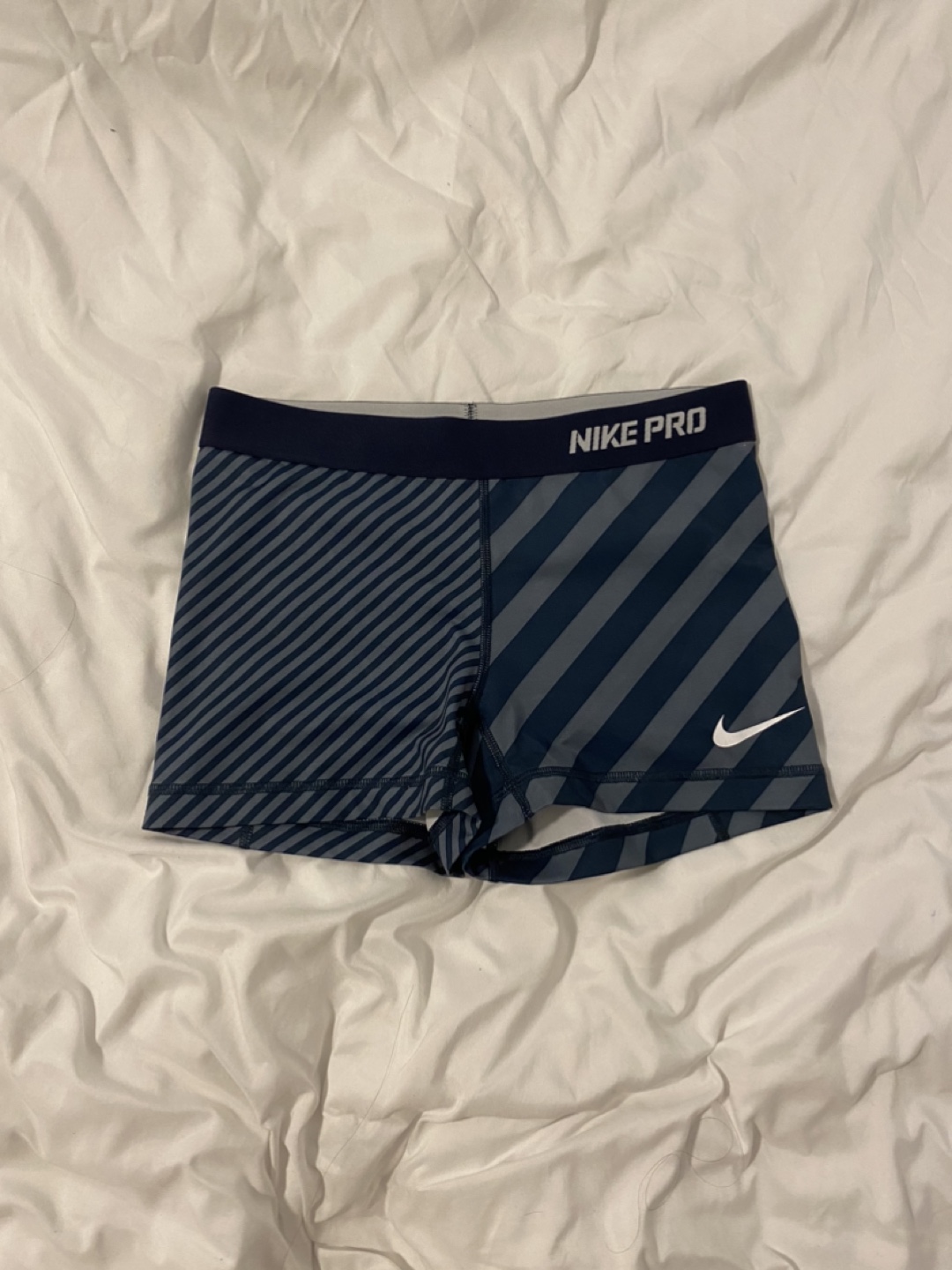 Nike Pro Training Shorts - Medium