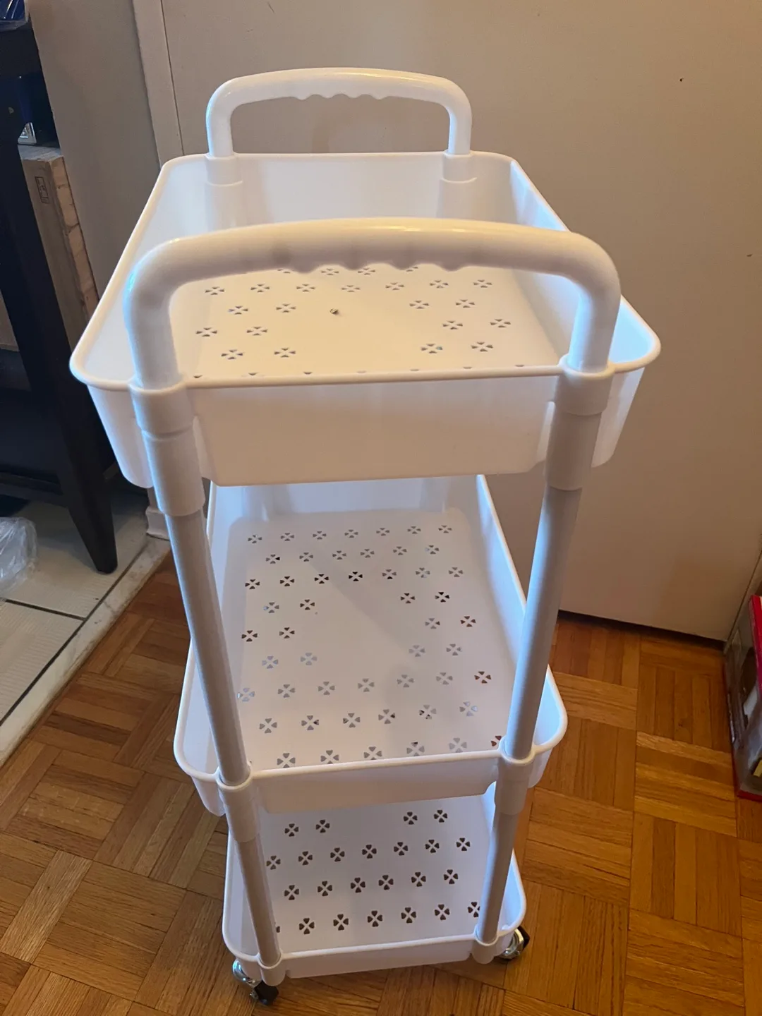 Three-Tier Rolling Utility Cart image indicator(2)