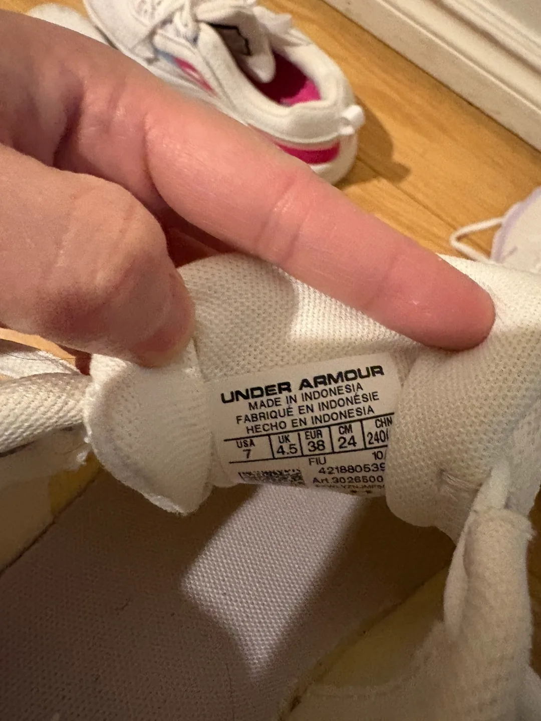 Two pairs of women's running shoes image indicator(5)