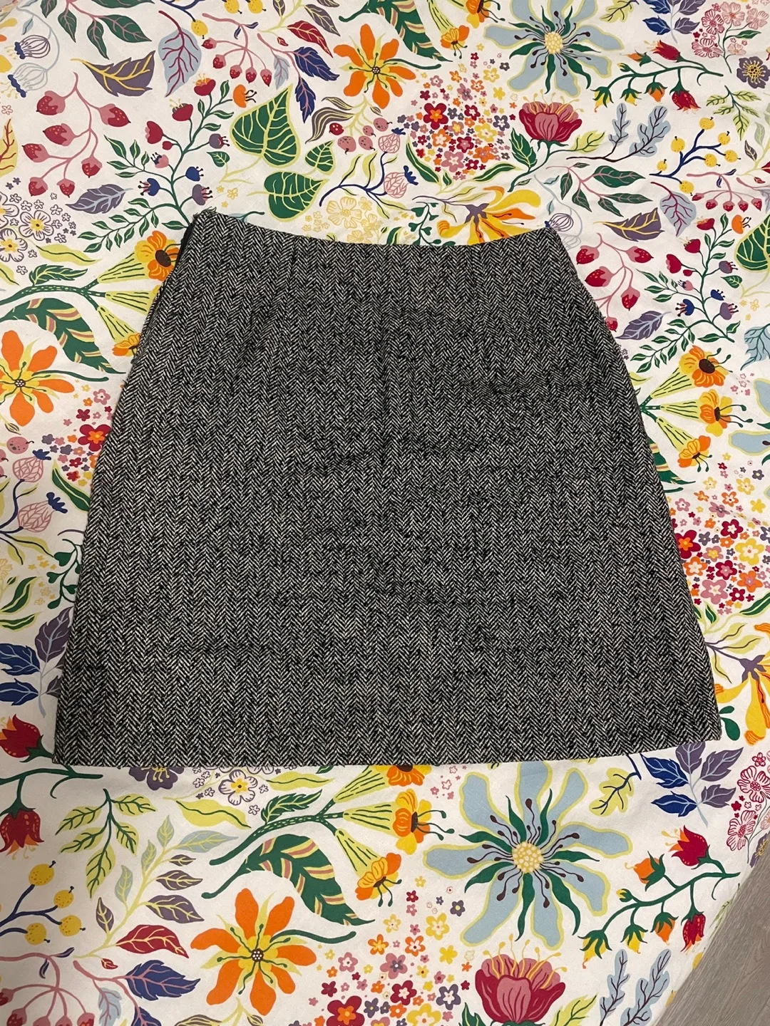 Uniqlo Women's Herringbone Mini Skirt thumbnail