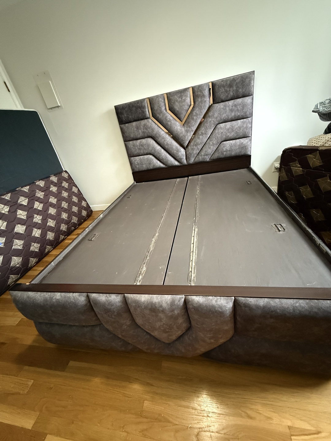Queen Size Upholstered Bed Frame with Headboard and storage - photo 3