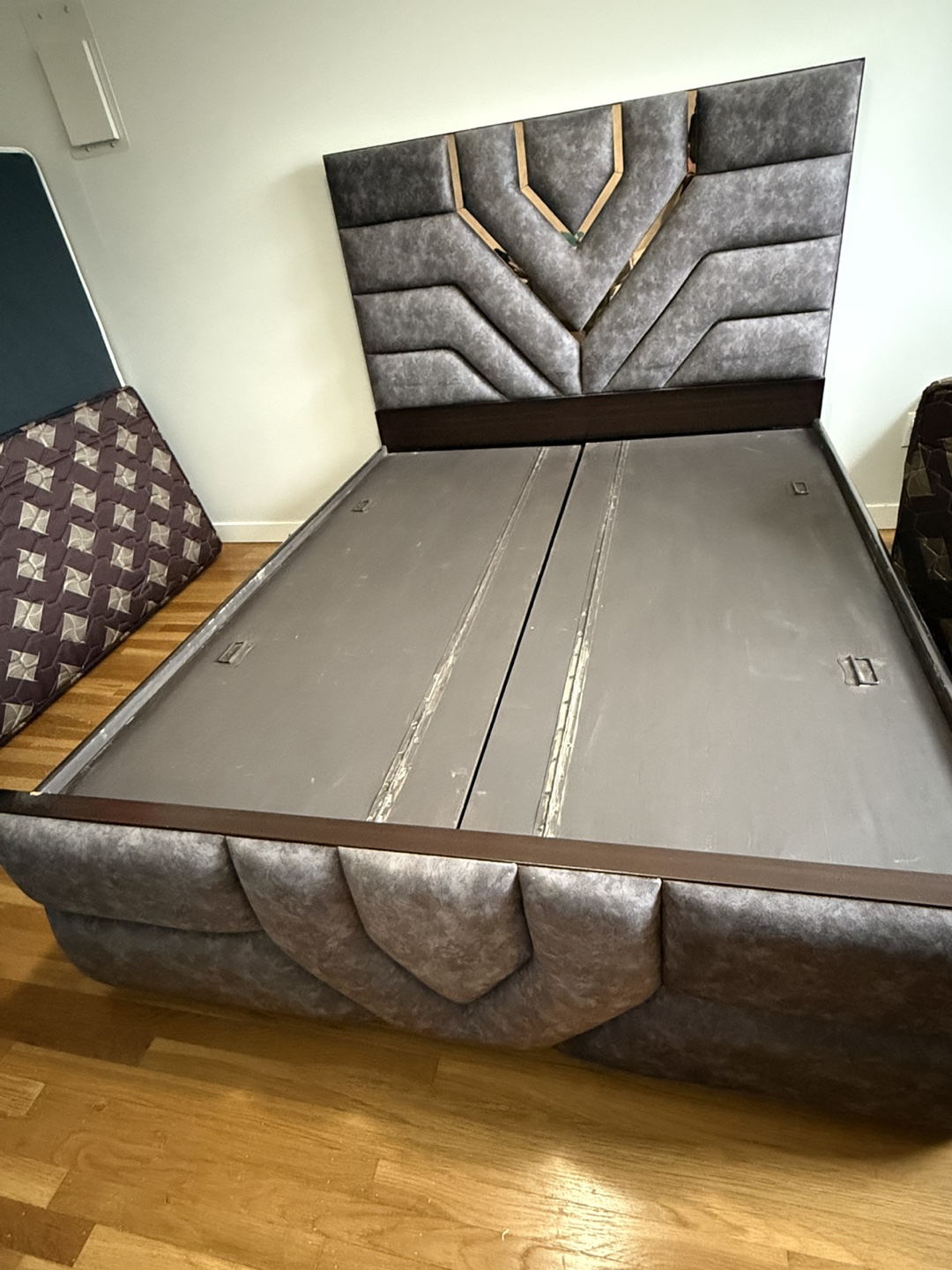 Queen Size Upholstered Bed Frame with Headboard and storage