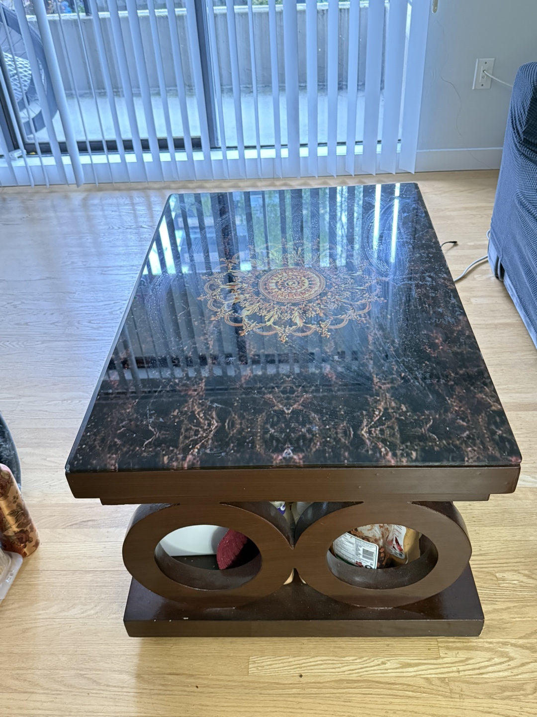 Ornate Coffee Table with glass top - photo 2