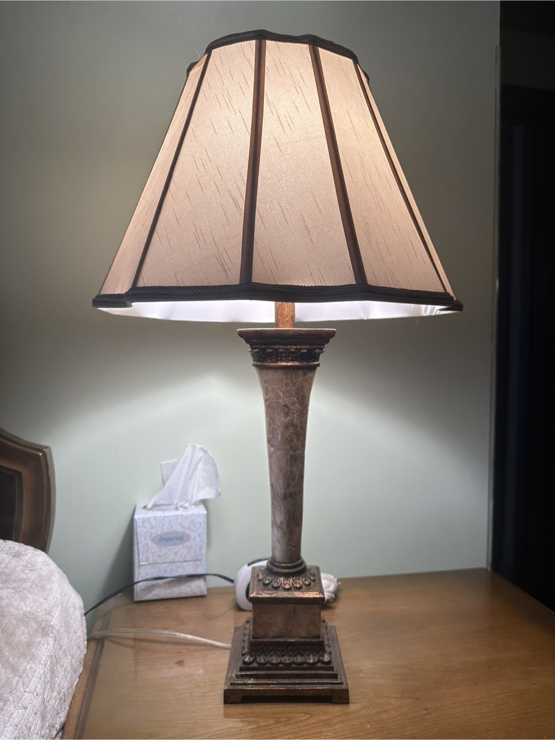 2 Matching Elegant Table Lamps with Beige Shade