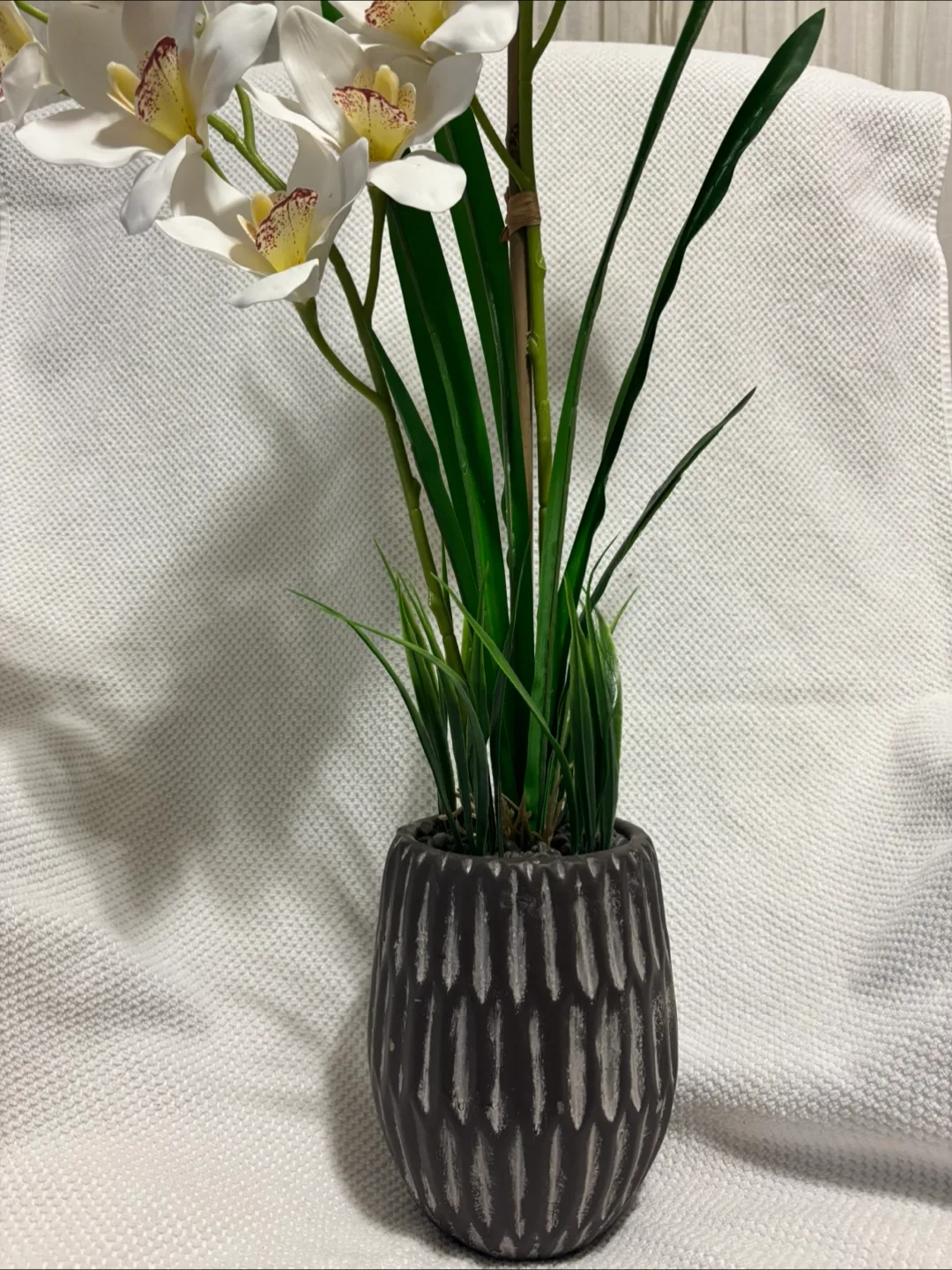 Artificial Orchid Arrangement in Decorative Pot image indicator(2)