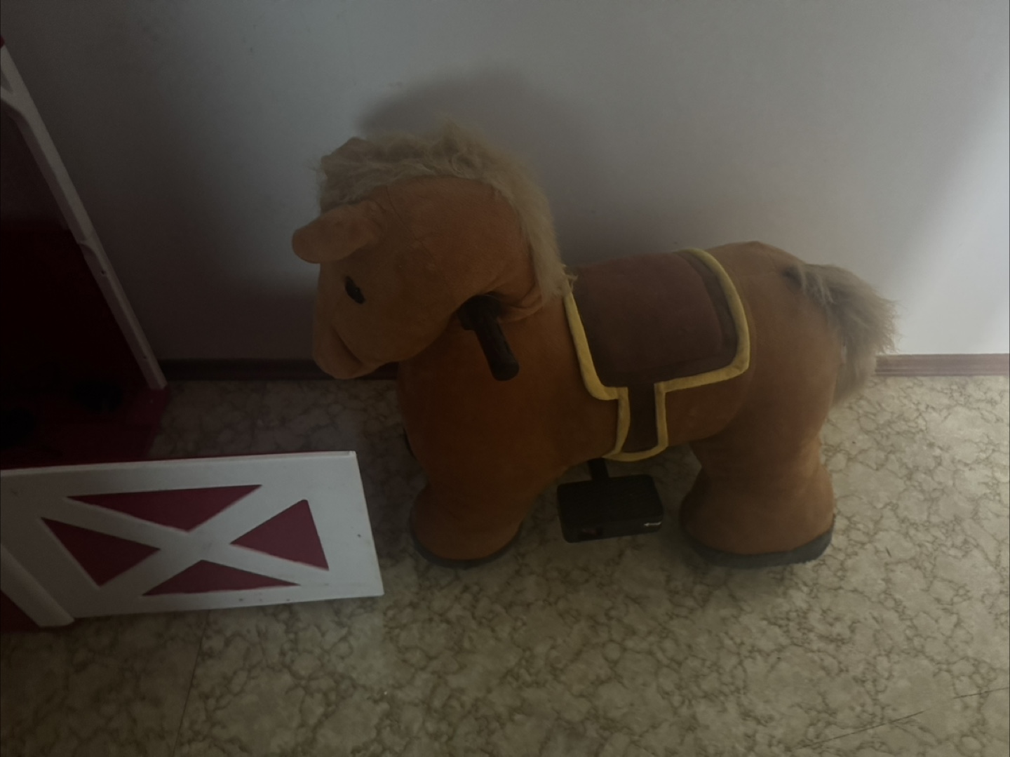 Electric ride on horse with stable and charging cord