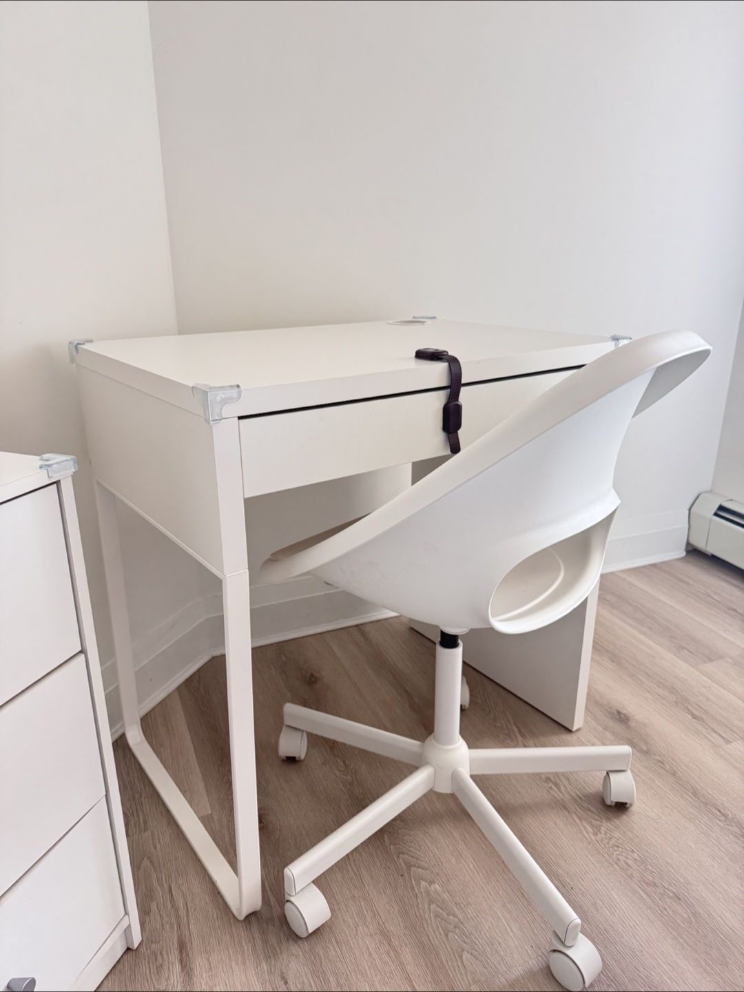 IKEA MICKE WHITE DESK AND CHAIR
