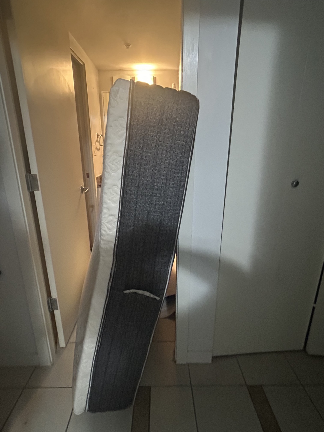Queen Mattress and Box Spring Set - photo 2