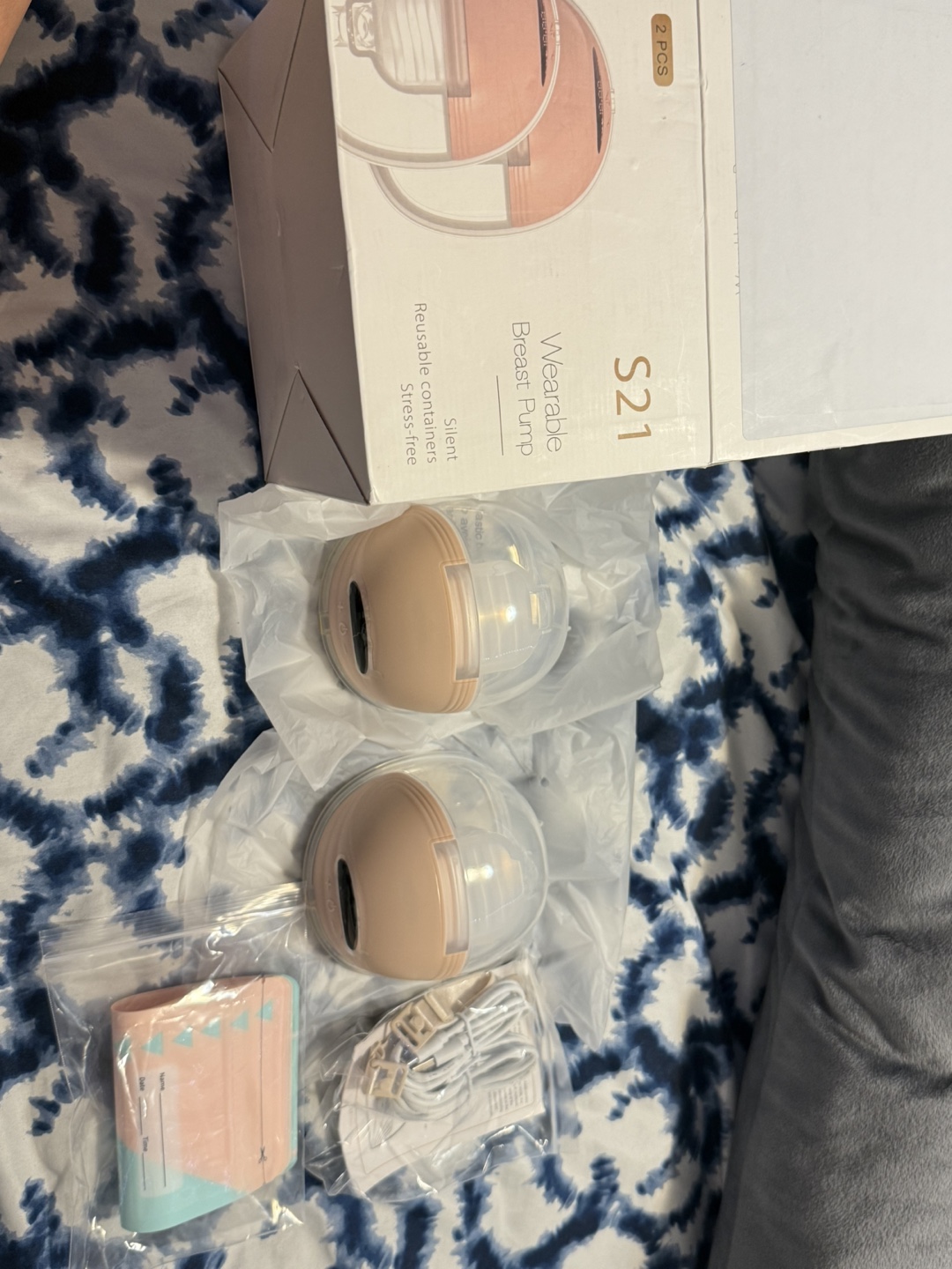 eufy Wearable Breast Pump S1 - Brand New - photo 5