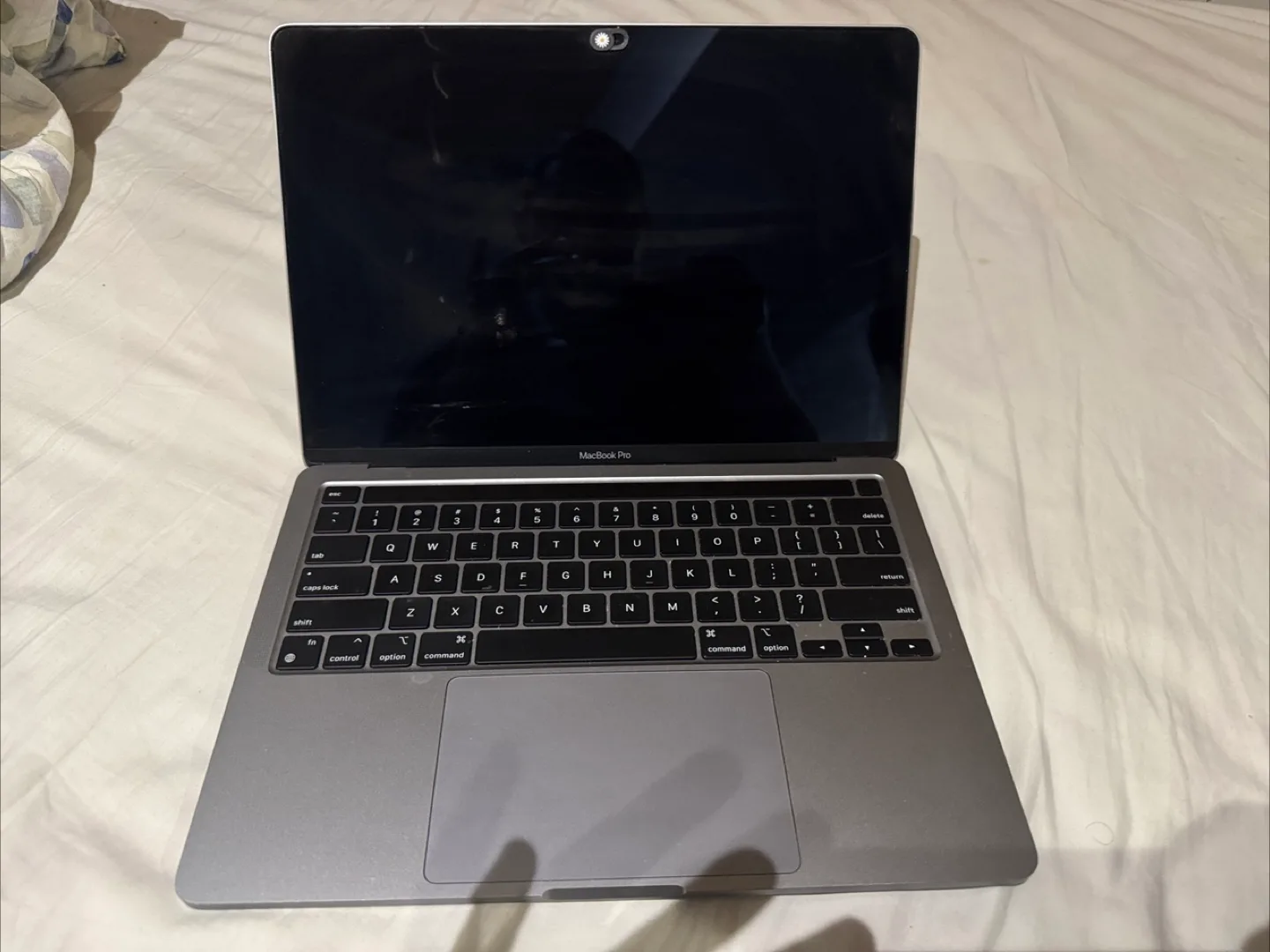 MacBook Pro 13” (2020) – Apple M1 image indicator(7)