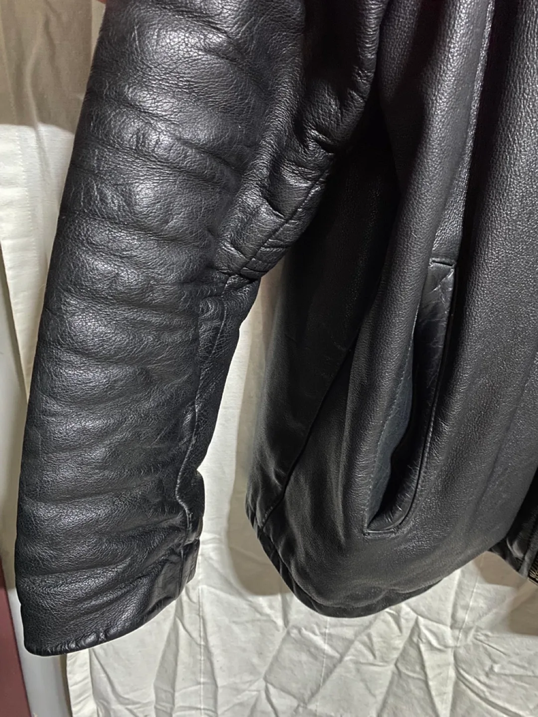 Men’s Leather Boston Bruins embossed jacket image indicator(5)