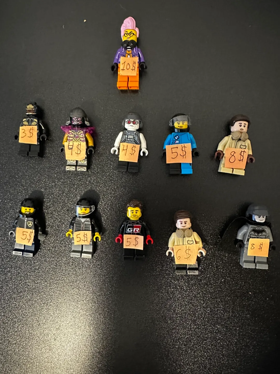 11 Lego minifigures all from different sets image indicator(2)