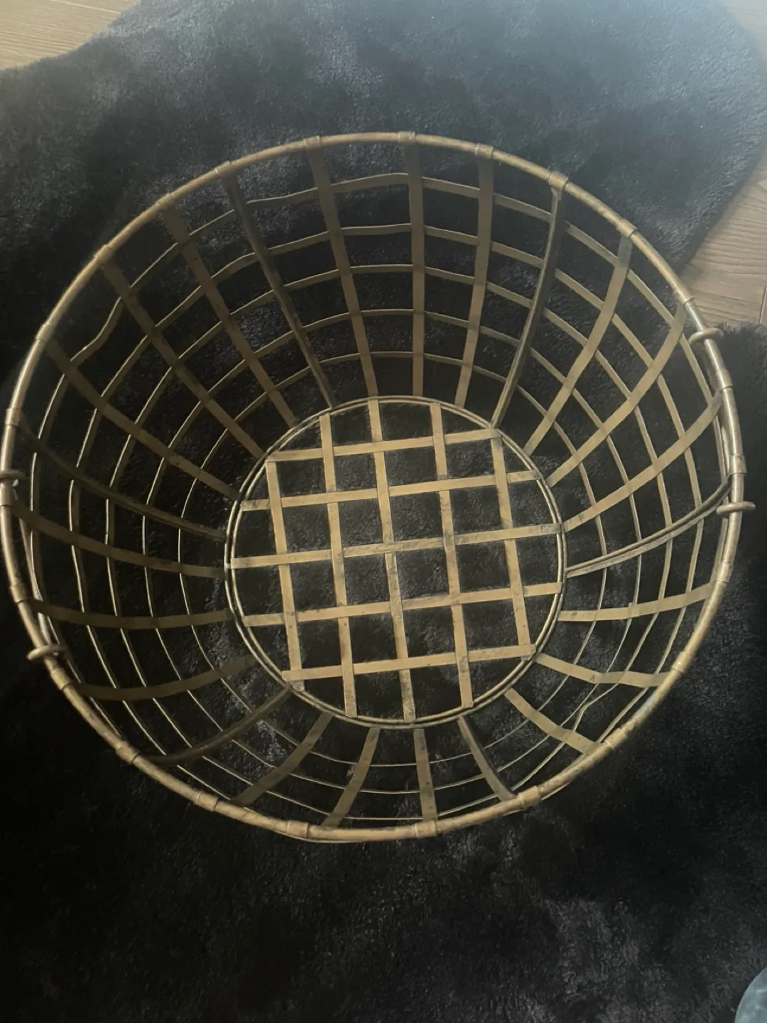 Large Metal Gold Basket image indicator(4)