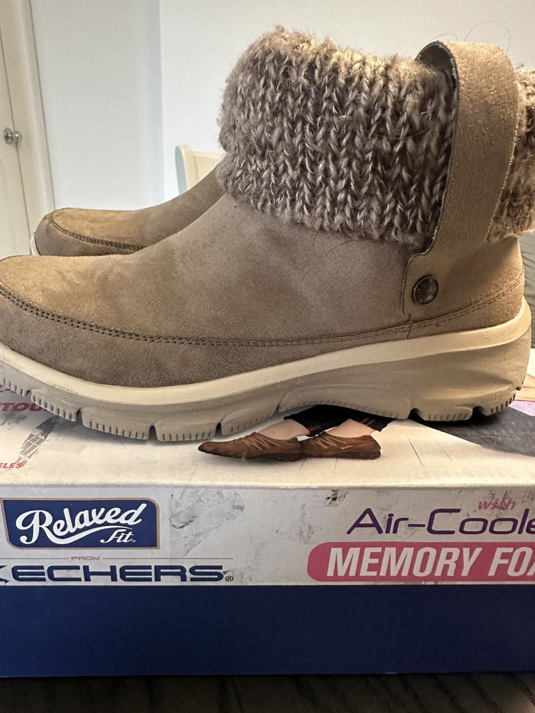 Women's Skechers Relaxed Fit Memory Foam Ankle Boots - Size 7 - photo 3