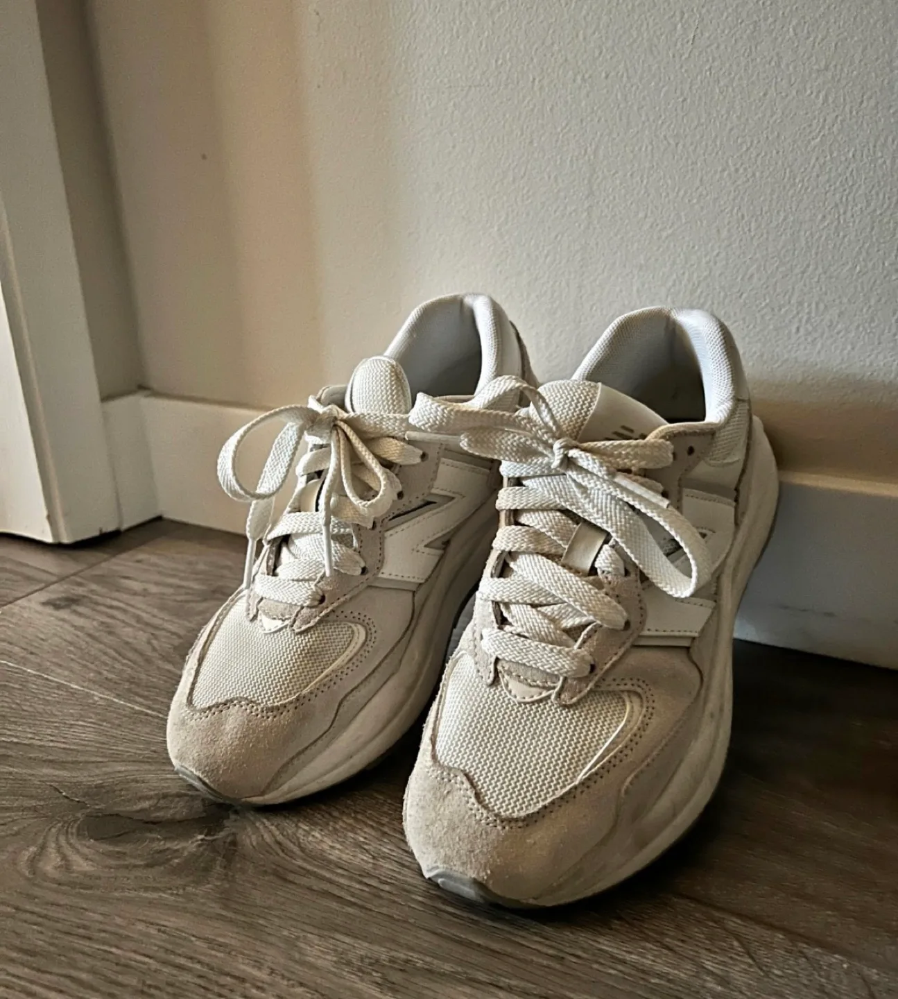 New Balance 5740 Sneakers - Women's Size 7 image indicator(5)