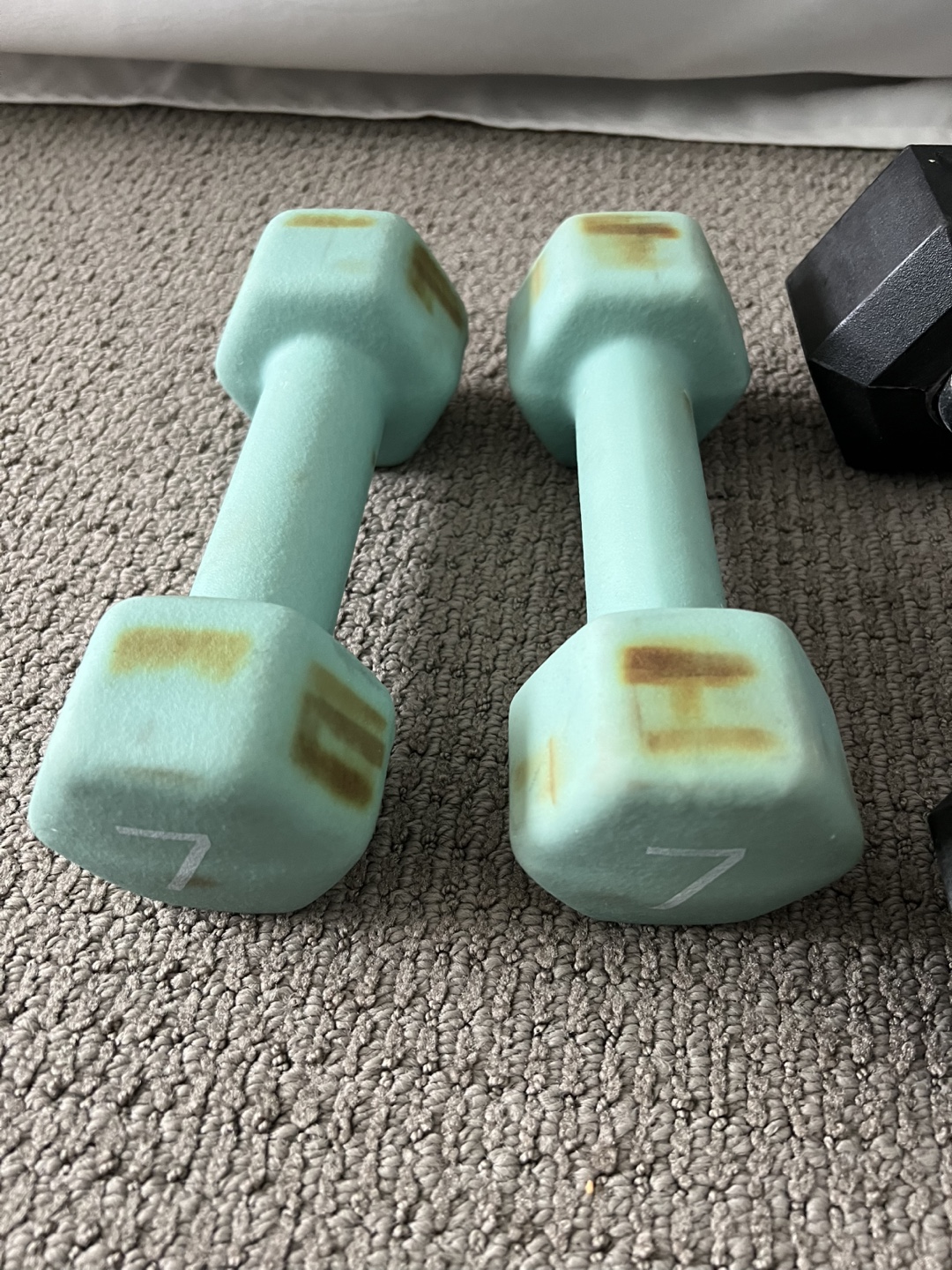 Pair of 7lb and 10lb Dumbbells - photo 3