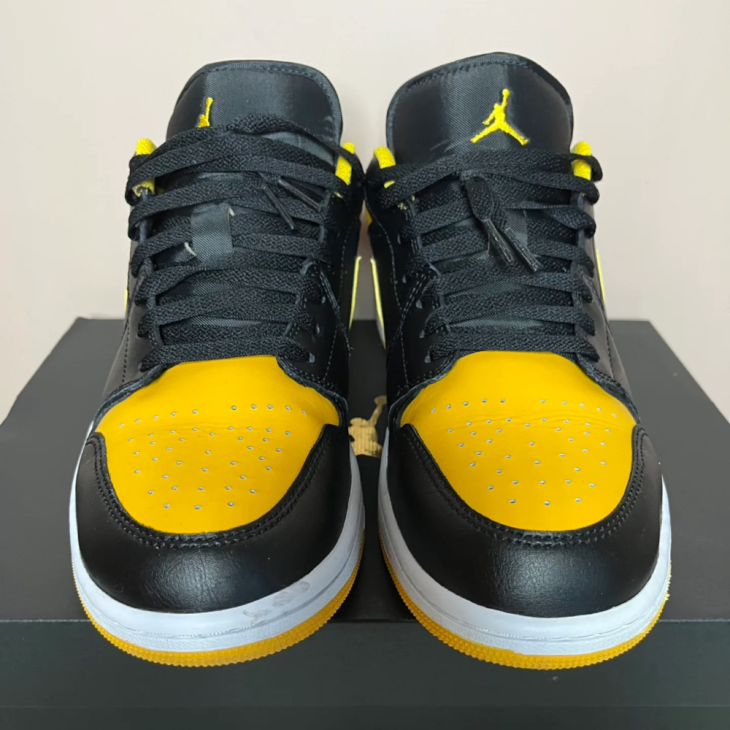 Air Jordan 1 Low Black/Yellow Ochre - Size 11 Men’s image indicator(3)