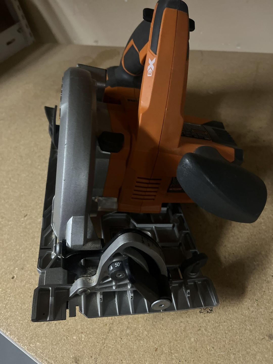 RIDGID 18V Cordless Circular Saw with Magnesium Base - photo 4