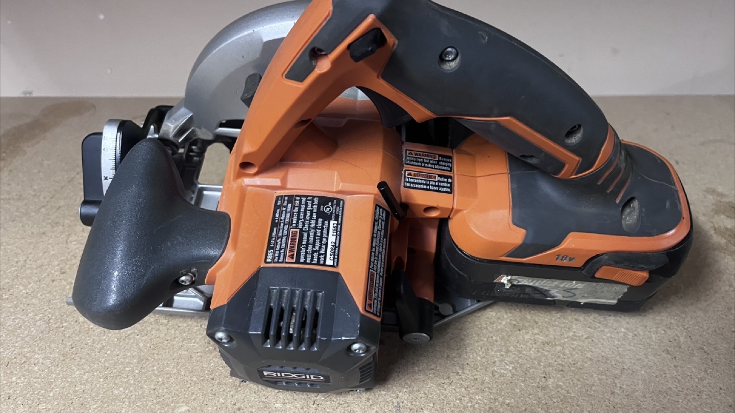 RIDGID 18V Cordless Circular Saw with Magnesium Base