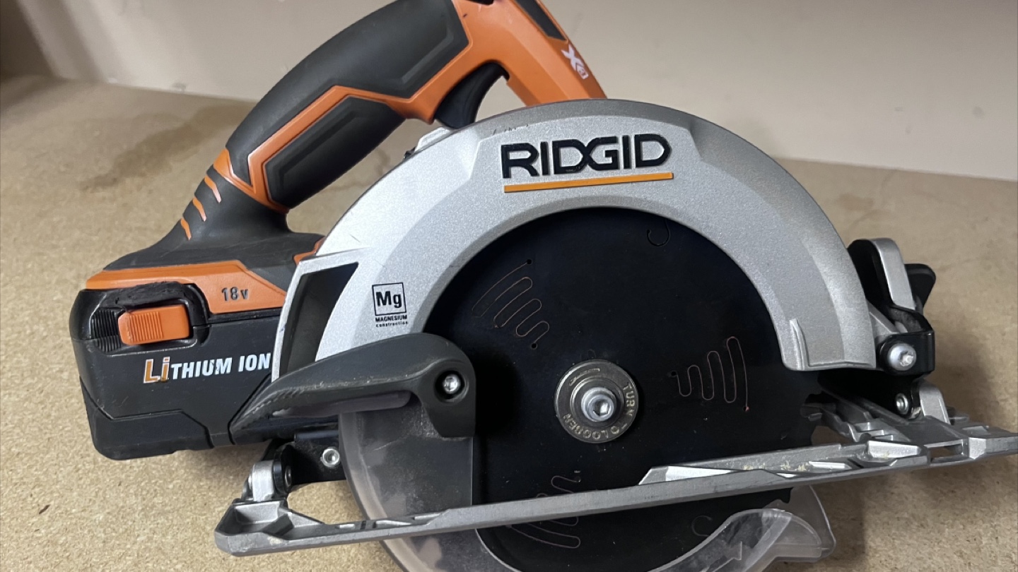 RIDGID 18V Cordless Circular Saw with Magnesium Base - photo 3