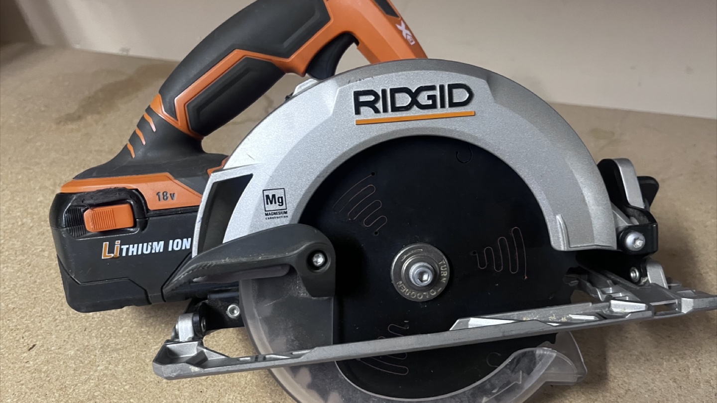 RIDGID 18V Cordless Circular Saw with Magnesium Base - photo 2