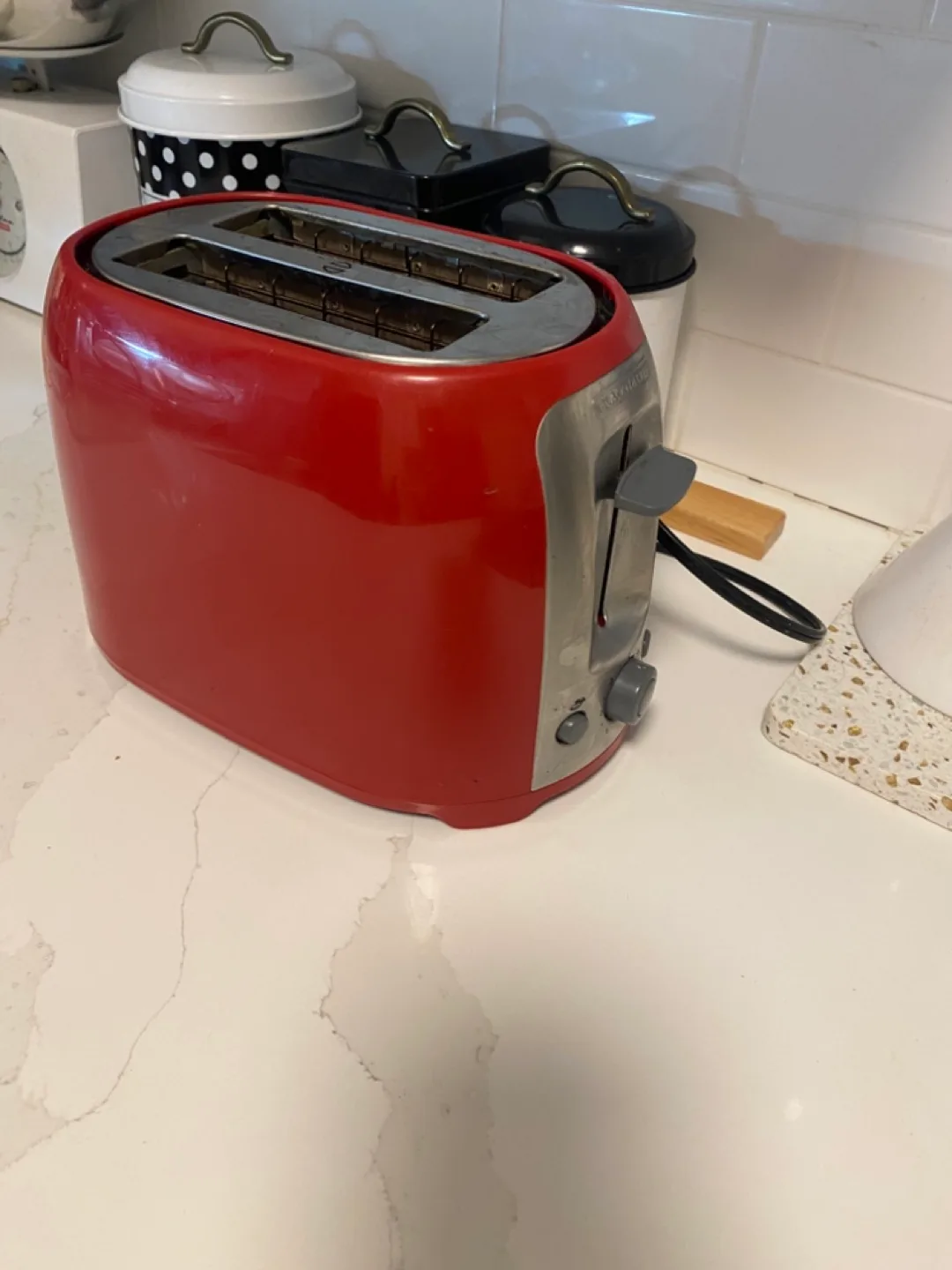 Black & Decker 2-Slice Red Toaster image indicator(4)
