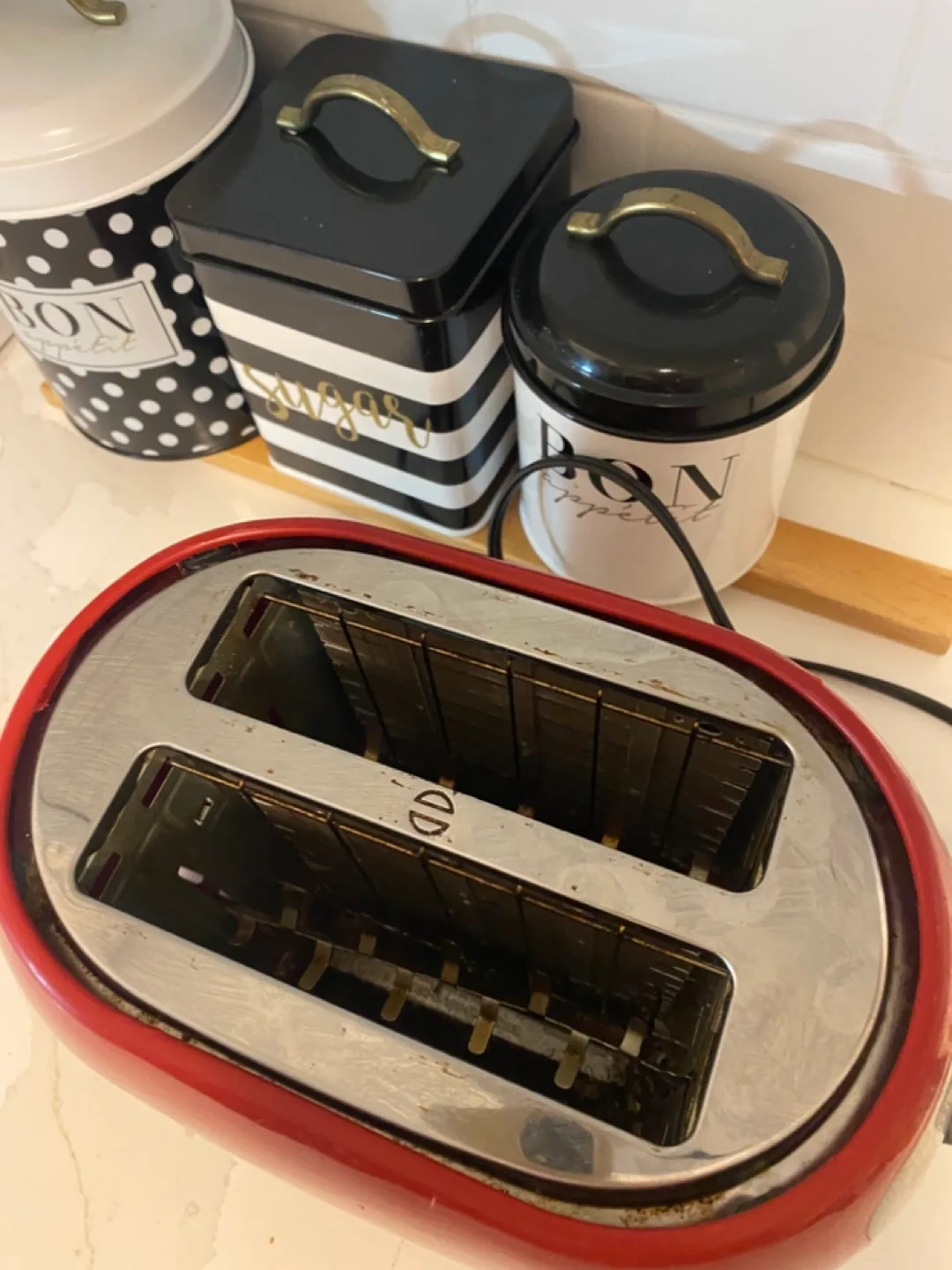 Black & Decker 2-Slice Red Toaster image indicator(3)