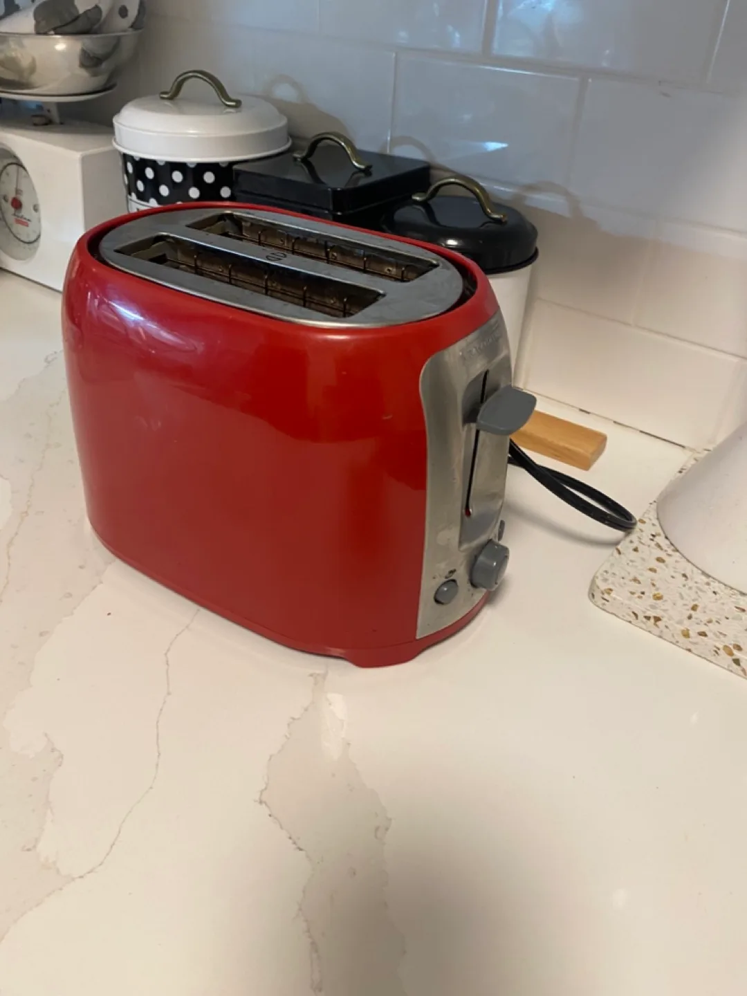 Black & Decker 2-Slice Red Toaster image indicator(2)