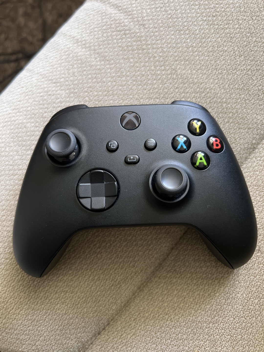 Xbox Wireless Gaming Controller + USB-C Cable — Carbon Black - photo 4