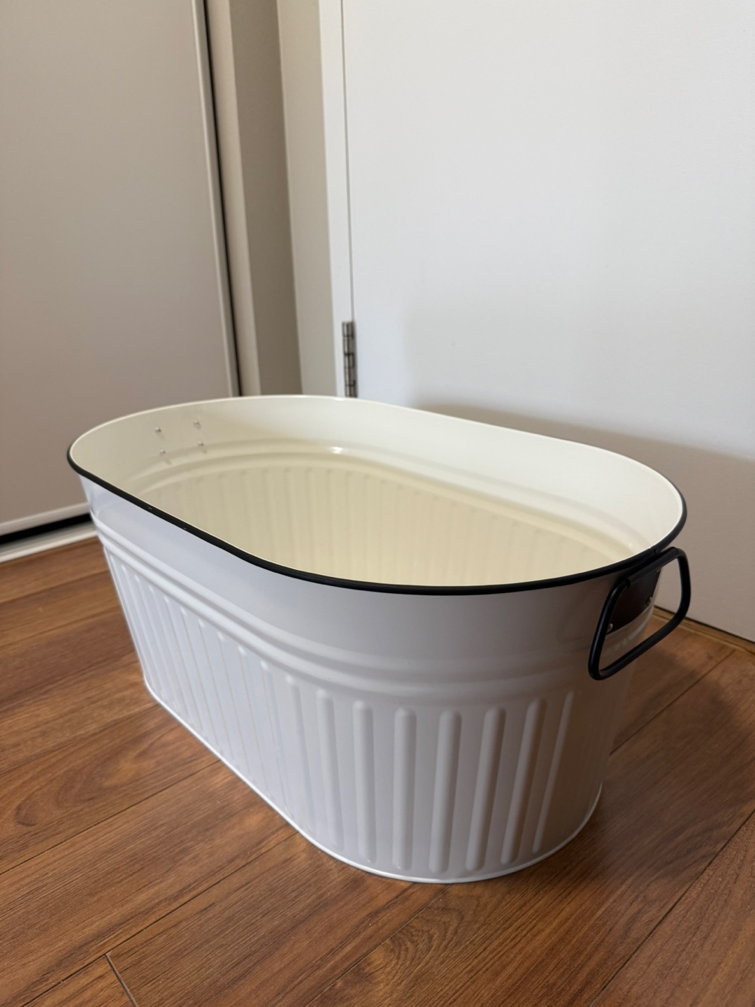 Metal Oval Tub