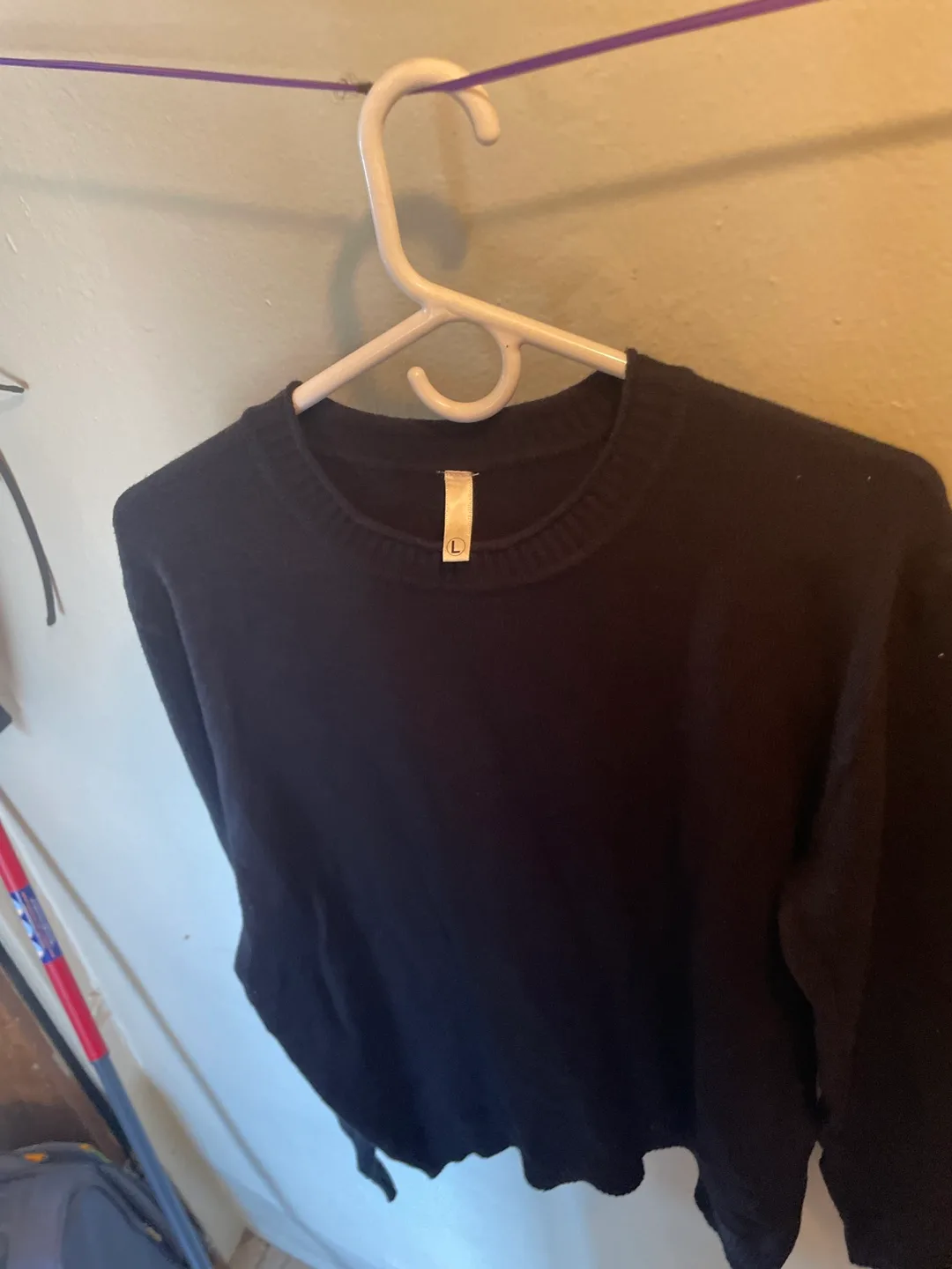 Black sweater image indicator(2)