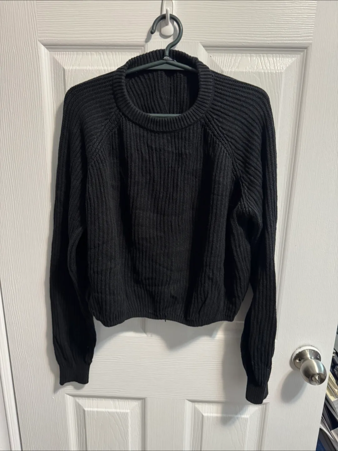 Arden cropped knit sweaters - black and mustard image indicator(3)