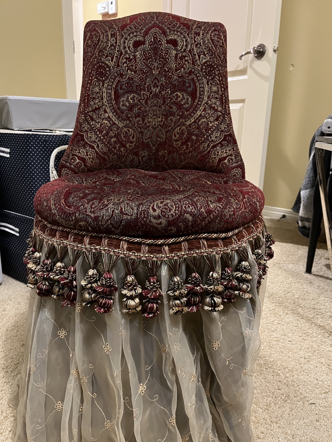 Elegant Vanity Stool with Tasselled Skirt
