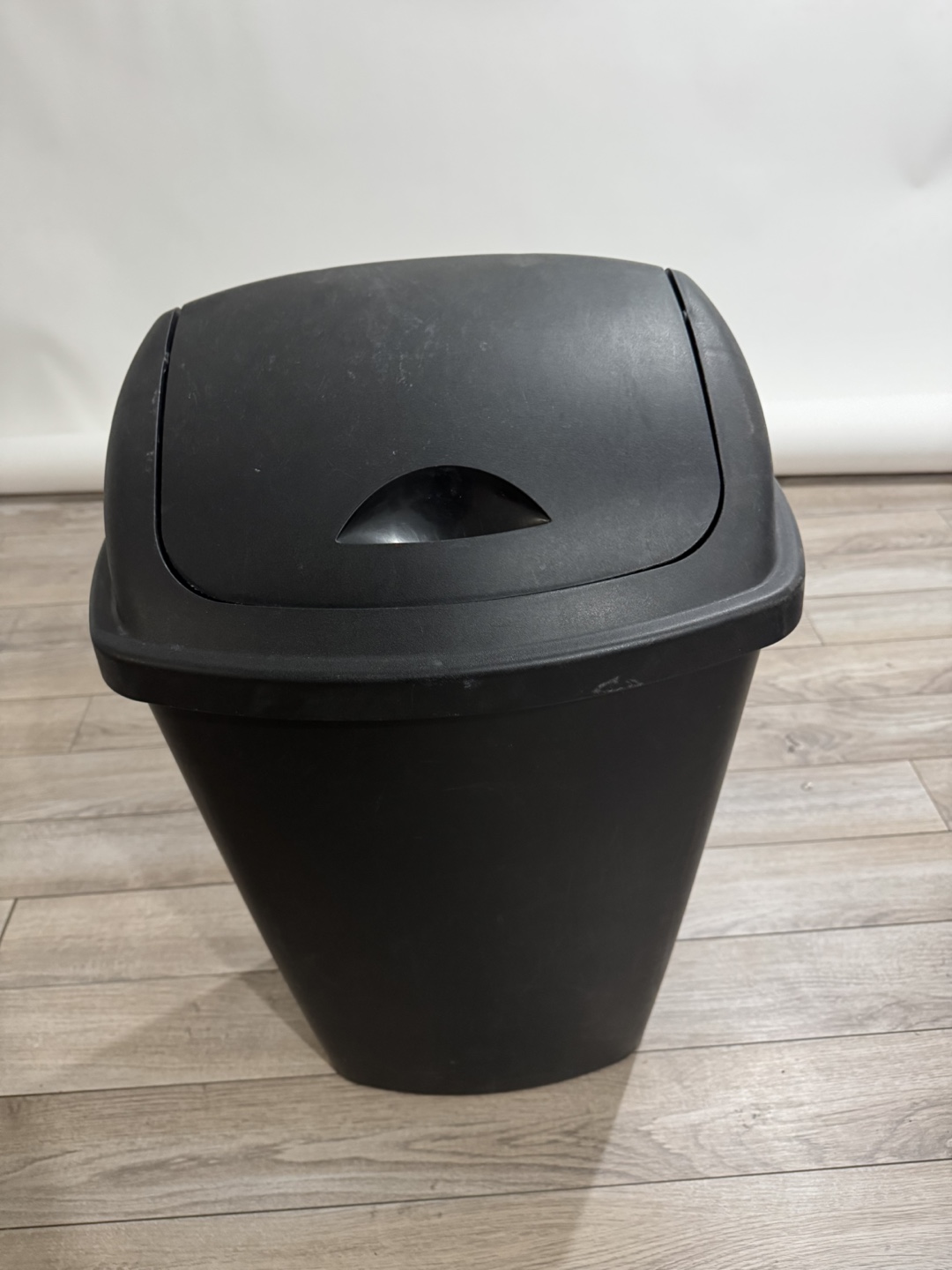 Black Trash Can - photo 2