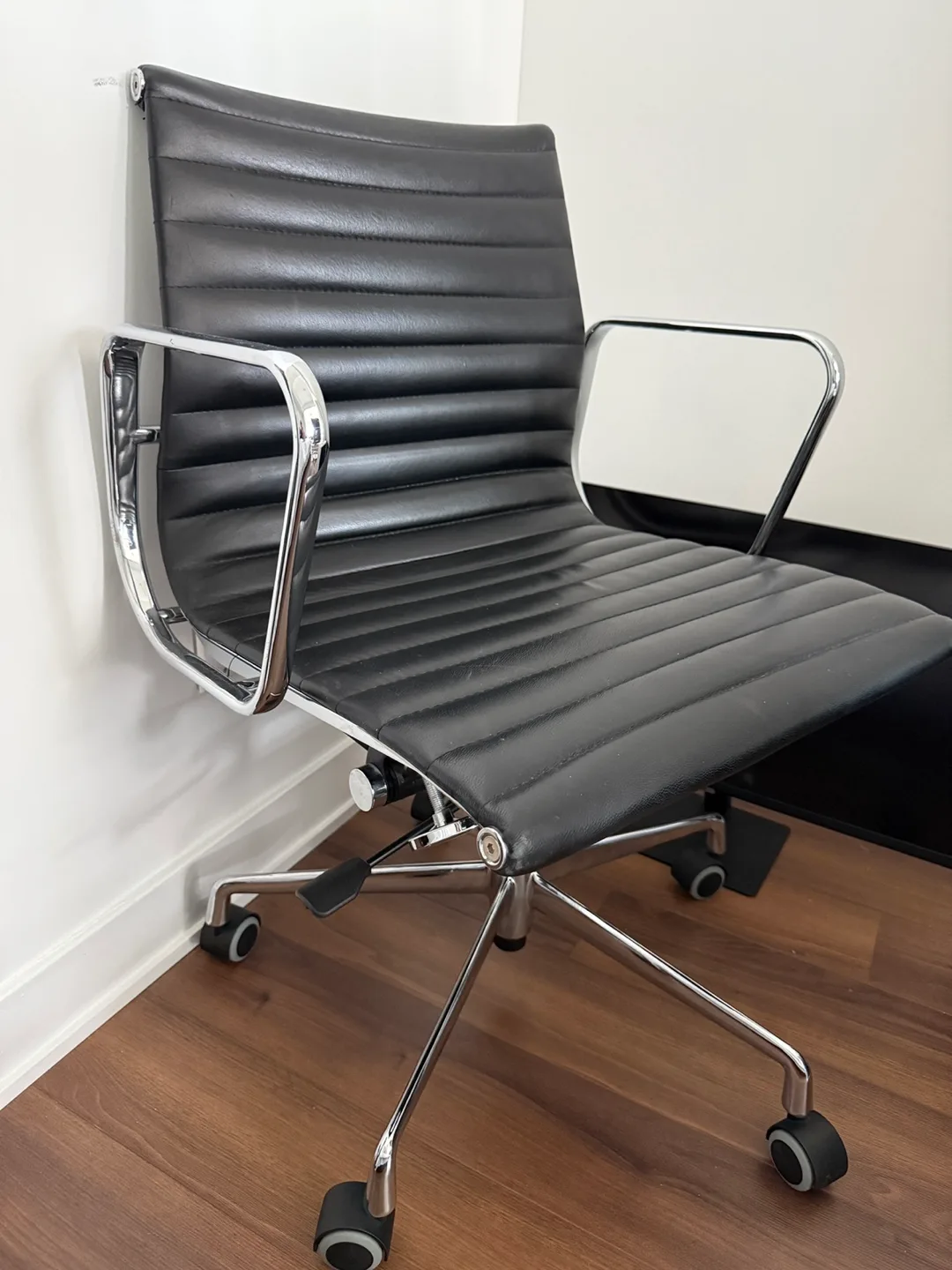 Eames Office Chair Dupe - Black Leather with Chrome Base thumbnail
