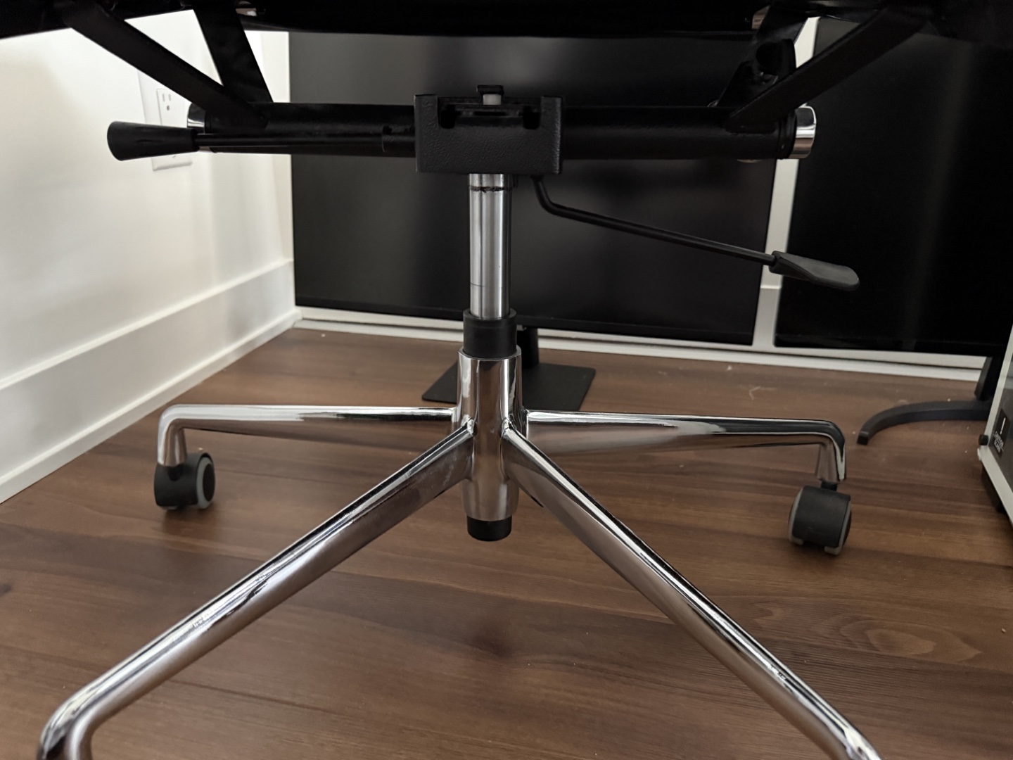 Eames Office Chair Dupe - Black Leather with Chrome Base - photo 3